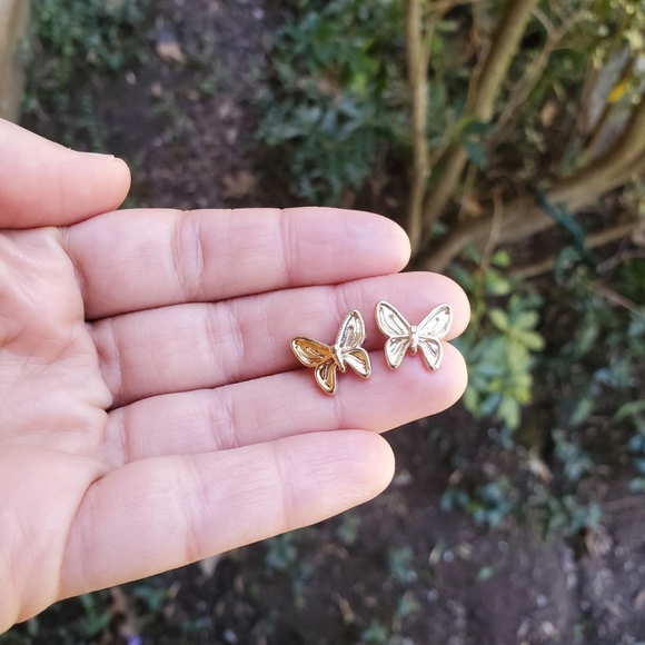 NWOT Gold Butterfly Studs - Picture 2 of 6
